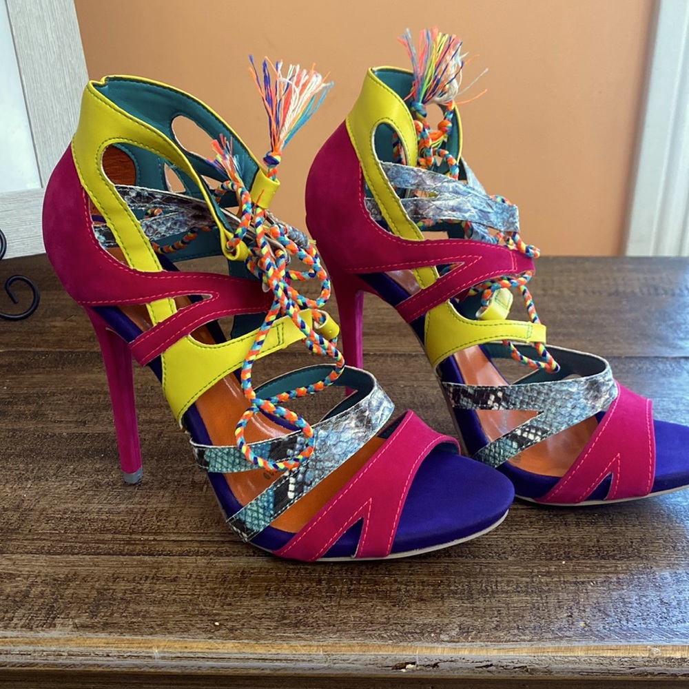 Andrea Womens Bright colored Heels
